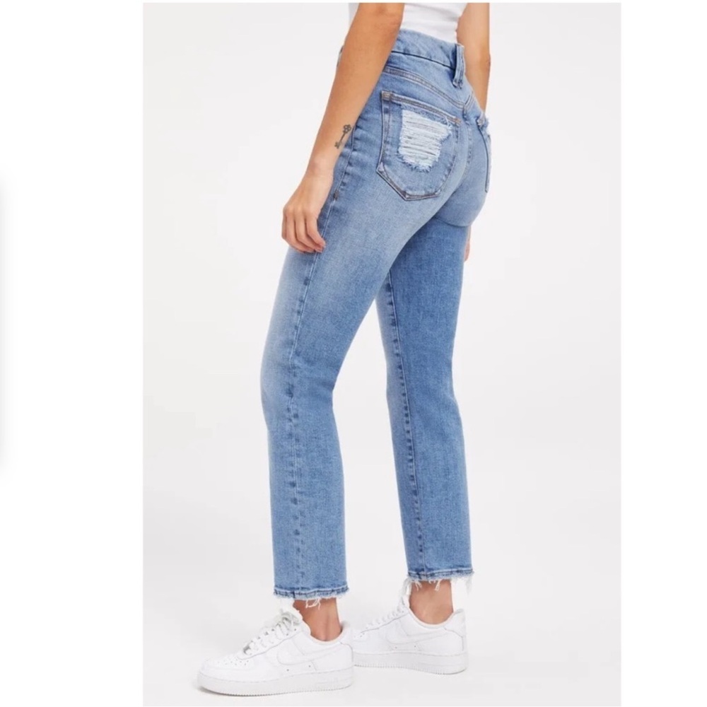 Good American Good Straight High Rise Jeans Light Wash Distressed Pocket 4 / 27